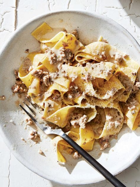 White Ragu, Pappardelle Recipe, Spaetzle Recipe, Ragu Bolognese, Pork Ragu, Sauce Bolognaise, Ragu Recipe, Italian Party, Course Meal