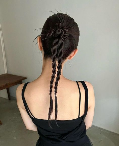 Guest Hair, Easy Bun, Easy Bun Hairstyles, Hair Arrange, Effortless Hairstyles, Queen Hair, Work Hairstyles, Hair Up Styles, Hair Shows