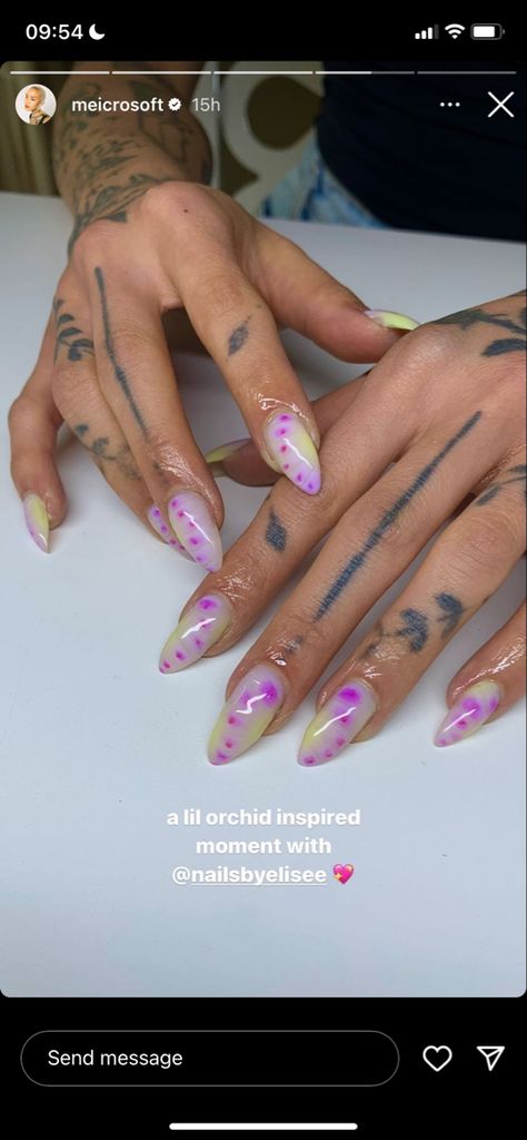 Dua Lipa Nails, Punk Nails, Vintage Nails, Nails Now, Minimal Nails, Almond Acrylic Nails, Nails Only, Colorful Nail Designs, Get Nails