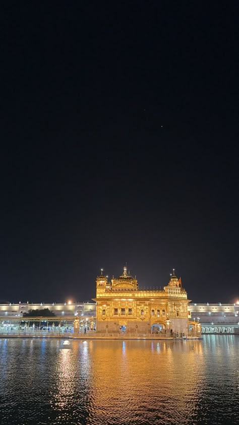 Gurudwara Sahib Wallpaper, Countries Aesthetic, Gurudwara Sahib, Punjab Culture, Char Dham Yatra, Golden Temple Wallpaper, Baba Deep Singh Ji, Temple Wallpaper, Beach Vibes Outfit