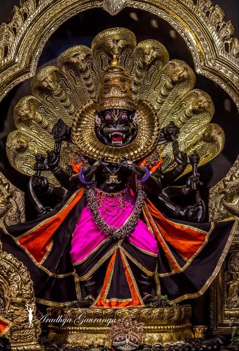 Narshima Lord Art, Ugra Narasimha Swamy Images Hd, Web Design Books, Vrindavan Photography Pictures, Hd Dark Wallpapers, Hanuman Hd Wallpaper, Galaxy Images, Lord Balaji, Shri Ram Photo