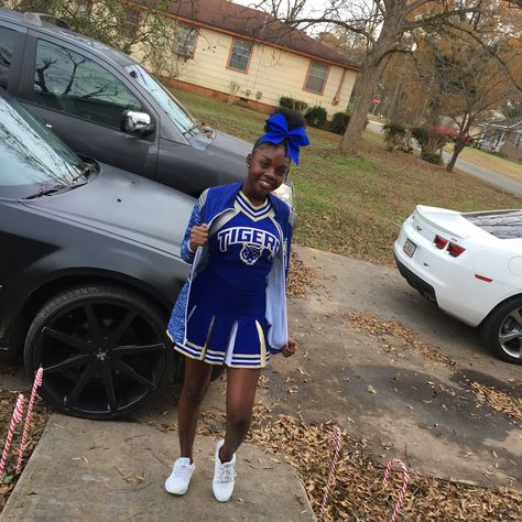 Middle School Cheer Uniforms, Cheer Hair Ideas, Cheer Black, Black Cheerleaders, Sport Ideas, Blue Cheer, Cheer Workouts, Cheer Uniforms, Cheer Leaders