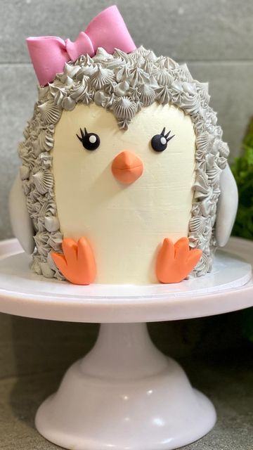 Frozen Doll Cake, Piping Buttercream, Baking Cakes Ideas, Christmas Themed Cake, Penguin Cakes, Birthday Cake Decorating Ideas, Chocolate Cake Designs, Monster Cake, 3rd Birthday Cakes