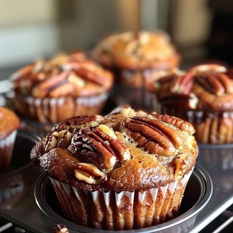 Tasty Recipes Pecan Pie Muffins Recipe, Maple Muffins, Easy Quick Recipes, Classic Pecan Pie, Peanut Butter Cream Pie, Pecan Pie Muffins, Pie Muffins, Southern Pecan Pie, Pecan Muffins