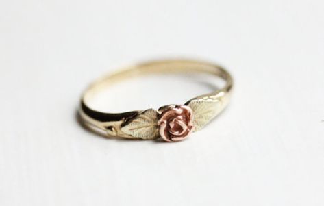 littlealienproducts: vintage gold rose ring (DANA BOULOS) Gold Rose Ring, Rose Ring, Pretty Jewellery, Ring Gold, A Rose, Morganite, Bling Bling, Cute Jewelry, Gold Rose