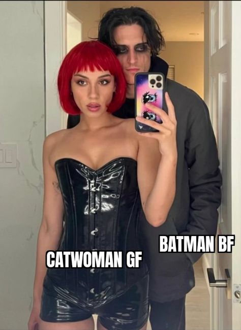 Selina Kyle Outfit Zoe Kravitz, The Batman Costume 2022, Batman Ans Cat Women Costume, Rob Pattinson Batman, Group Costumes 2023, Catwoman Selina Kyle Costume, Selina Kyle Cosplay, Selena Kyle Costume, Joker And Catwoman Costume