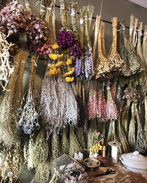 Dried Herb Decor, Vintage Apothecary, Dried Herbs Hanging Decor, Dried Flowers For Spells, Dried Flower Wooden Bar, Witchy Dried Flowers, Dried Floral Witch Broom, Herbal Shop, Apothecary Decor