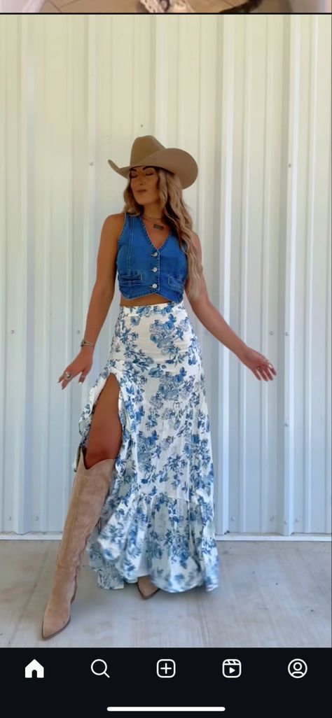 Western Outfits For Photoshoot, Punchy Dressy Outfits, Boho Bachelorette Party Outfit, Western Outfit With Skirt, Western Outfits Dressy, Western Dressy Outfits, Western Night Out Outfit, Western Skirt Outfits, Punchy Western Outfits