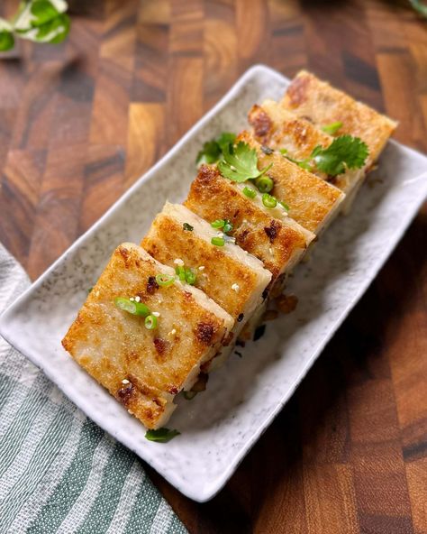 Chinese Turnip Cakes Chinese Turnip Cake Recipe, Radish Cake Recipe, Radish Cake, White Radish, Turnip Cake, Red Birthday Cakes, Nursing Cake, Inside Cake, Springform Pan Cake