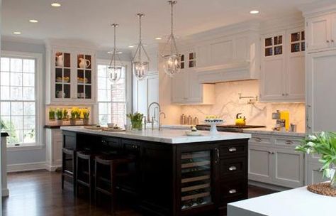 Image result for white kitchen cabinets with dark island Kitchen With White Cabinets, Backsplash With Dark Cabinets, Classic White Kitchen, Kitchen New York, Black Kitchen Island, Timeless Kitchen, Transitional Kitchen, Kitchen Inspiration Design, Trendy Kitchen