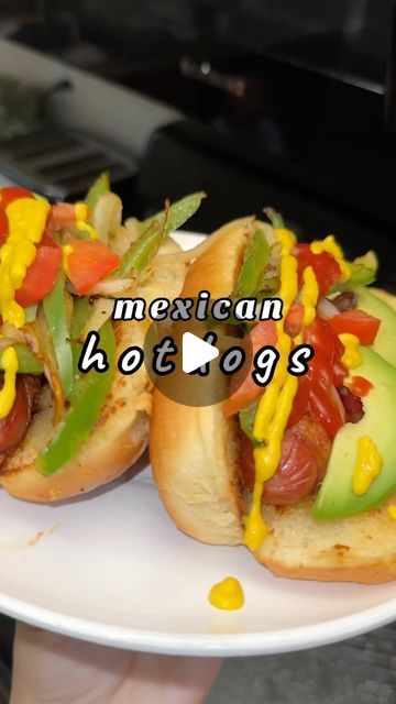 Jessica | Recipes & More 🌯 🌮🫔 on Instagram: "Mexican hotdogs for dinner. 😋  #mexicanhotdogs #recetasmexicanas #hotdogs #reels #fyp #explorepage #recetasfaciles" Mexican Style Hot Dogs, Mexican Hotdogs, Mexican Hot Dogs, Mexican Foods, Mexican Style, Healthy Foods, Mexican Food Recipes, Hot Dogs, Tacos