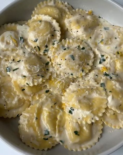 Pasta | Noodles on Instagram: "1️⃣ or 2️⃣? Which #pasta #recipe by @thehungrytruffle would you love to try?  1️⃣ Ravioli in a lemon cream sauce  Ingredients: 1 package ravioli 1 lemon, juice & zest 1/2 cup heavy cream 1/2 cup parmesan cheese 2 tbsp butter 2 cloves garlic Parsley  - Cook ravioli according to package instructions, reserving some pasta water. - In a pan, melt butter over medium heat. Add minced garlic and sauté for 1-2 minutes. - Add heavy cream and lemon zest, then bring to a simmer. - Stir in parmesan cheese and season with salt, pepper, parsley, and squeeze lemon juice. (I added a scoop of mascarpone cheese but this is optional!) - Add cooked ravioli to the sauce and toss to coat, adding pasta water if needed to adjust consistency. - Serve and garnish with parsley and parm Broccoli Cheddar Pasta, Pan Broccoli, Cheddar Pasta, Lemon Cream Sauce, Dry Pasta, Chopped Broccoli, Lemon Cream Sauces, Cravings Recipes, Cheese Ravioli