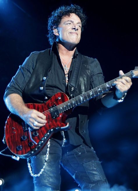 Neal George Joseph Schon is an American rock guitarist, songwriter, and vocalist best known for his work with the bands Journey and Bad English. He is Journey's only constant member, having participated in every album and tour to date. Neal Schon, Journey Band, Randy Jackson, Journey Steve Perry, Rock Guitarist, Best Guitarist, Steve Smith, Steve Perry, Guitar Solo