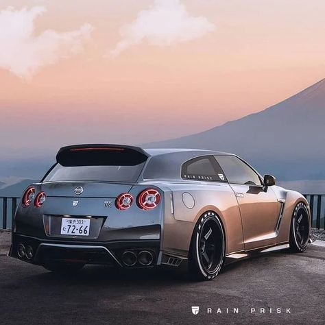 Laferrari Aperta, Ferrari Cars, Ig Video, R35 Gtr, Sports Car Wallpaper, Aesthetic Cool, Shooting Brake, Nissan Gtr Skyline, Car Aesthetic