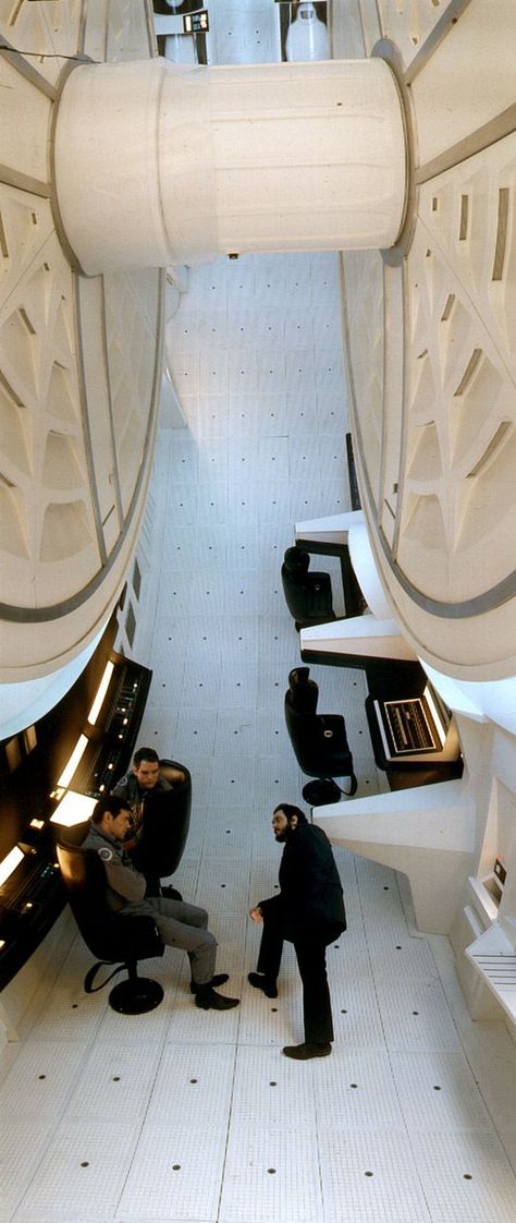 On the set of Kubrick's "2001- A Space Odyssey". The Shining Jack Nicholson, Keir Dullea, Hotel Lobby Design, A Space Odyssey, 2001 A Space Odyssey, Septième Art, Kirk Douglas, I Love Cinema, Lobby Design