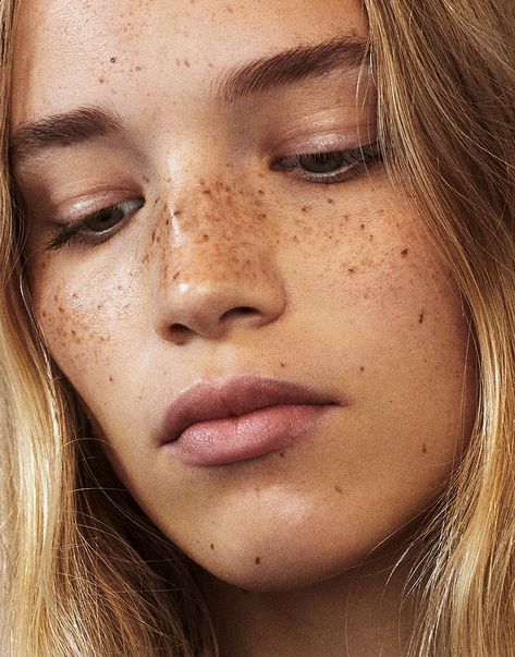 Rebecca Leigh Longendyke | 2019-10-19 Models With Freckles, Rebecca Longendyke, Alice Copper, Rebecca Leigh, Close Portrait, Women With Freckles, Beautiful Freckles, Beauty Mark, Img Models