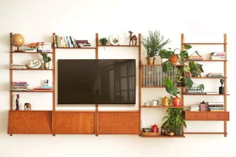 Mid Century Living Room Tv Wall, Mcm Shelves Decor, Mid Century Wall Unit With Tv, Mid Century Modern Tv Wall Ideas, Mid Century Media Wall, Mcm Tv Wall, Mid Century Tv Wall, Mid Century Modern Tv Wall, Mid Century Wall Unit