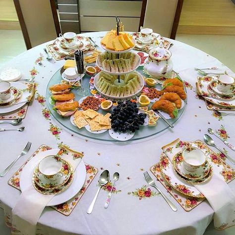 Customer feedback <3 Royal Albert Old Country Roses Dinnerset, Teaset, Tablecloth & Napkins Afternoon Tea Table Setting, Tea Table Setting, 36 Birthday, Royal Albert Tea Sets, Tablecloth Napkins, Tea Table Settings, Afternoon Tea Tables, High Tea Food, Tea Party Sandwiches