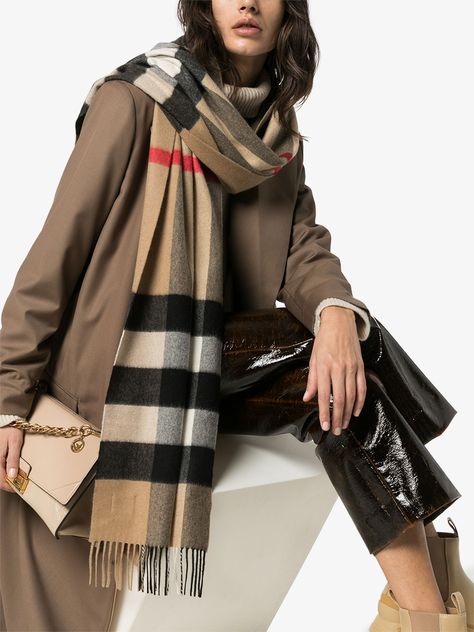 Burberry Scarf Women, Checkered Scarf, Burberry Plaid, Woolen Scarves, Burberry Scarf, Pattern Scarf, Reversible Scarf, Checked Scarf, Scarf Tying