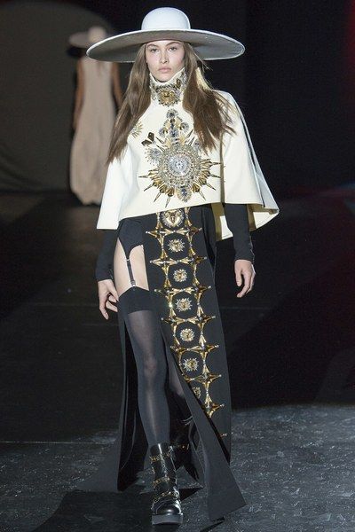 Fausto Puglisi, Fantasy Clothing, Fantasy Fashion, Mode Vintage, Fall 2017, Character Outfits, Costume Design, Couture Fashion, Runway Fashion