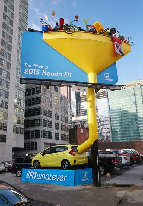 Honda: Funnel | Ads of the World™. Recensito da: www.setadv.com 2015 Honda Fit, Guerrilla Advertising, Guerrilla Marketing, Clever Advertising, Billboard Advertising, 광고 디자인, Billboard Design, Publicidad Creativa, Experiential Marketing