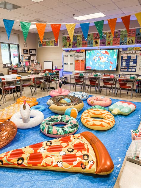 Classroom Pool Party Ideas, Classroom Parties Ideas, Trendy Classroom Ideas, Room Transformations Elementary, Fun Class Party Ideas, 1 Grade Classroom Decoration, School Themes Ideas, Pool Party Classroom Theme, Classroom Transformation Ideas Kindergarten