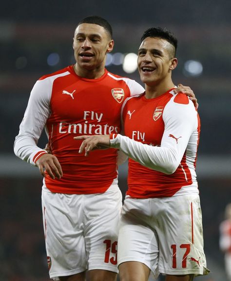 Alex Oxlade-Chamberlain & Alexis Sanchez Alexis Sanchez, English Premier League, Arsenal Fc, North London, Soccer Team, Ox, Arsenal, Premier League, Tumblr Blog