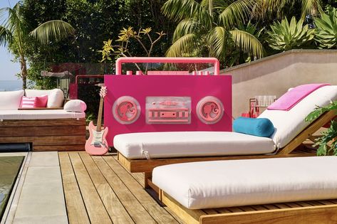 Spend the Night at Barbie’s Malibu Dreamhouse - See Inside Barbie’s Mansion Barbie Malibu Dream House, House In Malibu, I'm A Barbie Girl, Life Size Barbie, Barbie Malibu, Malibu Homes, Malibu Home, Barbie Dreamhouse, Pink Palace