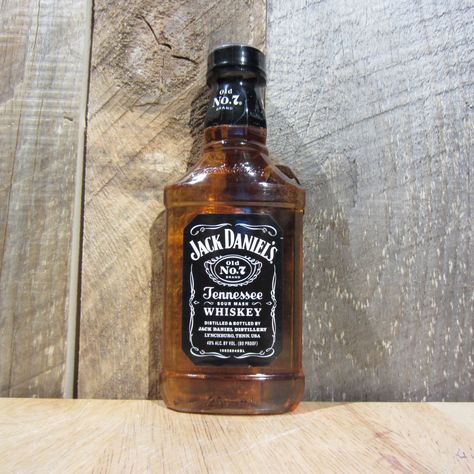 Jack Daniels Bottle, Jack Daniels Distillery, Double Photo, Ian Fleming, Half Pint, Tennessee Whiskey, Jack Daniel, Jack Daniels Whiskey, Jack Daniels