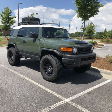 FJ Cruiser, Lifted on 35’s, Custom FJ, Awesome FJ Cruiser! -Porter-S-Welch Green Fj Cruiser, Fj Cruiser Interior, Arctic Trucks, Fj Cruiser Accessories, Truck Running Boards, Fj Cruiser Mods, 2014 Fj Cruiser, 2007 Toyota Fj Cruiser, Toyota Cruiser