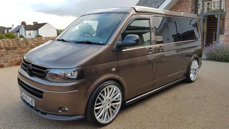 Toffee Brown T5.1 LWB U shape seat, 22s, removable Kitchen pod & bed seats, multivan. - VW T4 Forum - VW T5 Forum T5 Tuning, Campervan Conversions Layout, Transporter Vw, Vans Design, Volkswagen Caravelle, Pod Bed, Vw Camper Conversions, Volkswagen T4, Bedford Truck