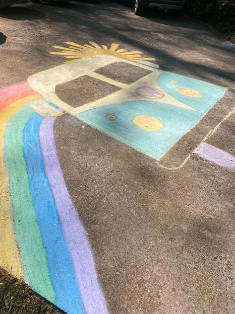 Boho hippie sidewalk chalk art Groovy Chalk Art, Summer Sidewalk Chalk Art, Chalk Ideas Sidewalk, Chalk Mural Sidewalk, Chalk Art Summer, Chalk Drawings Sidewalk Easy, Cool Sidewalk Chalk Art, Sidewalk Chalk Art Ideas Easy, Sidewalk Chalk Ideas