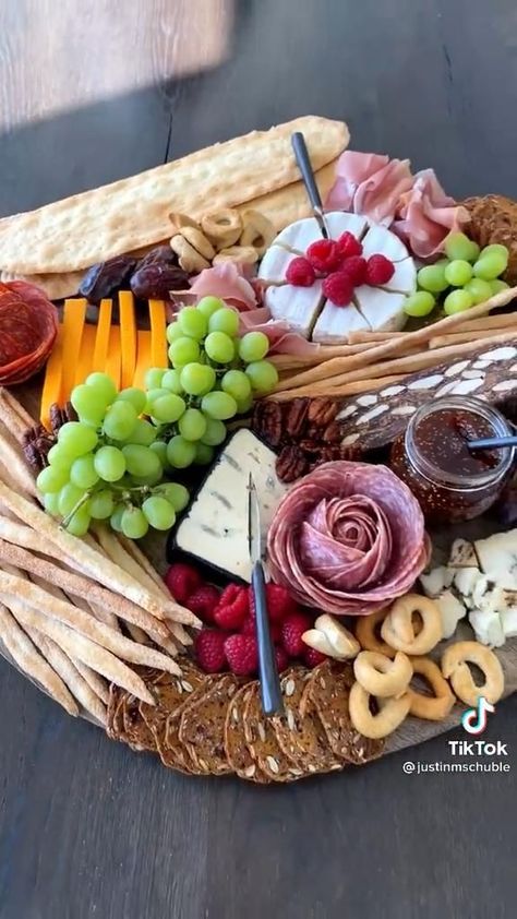 Diy Graze Board, Cold Platter Ideas, Nut Free Charcuterie Board, How To Style A Charcuterie Board, Cucutery Board Ideas, Oval Charcuterie Board, Cheese Platers Ideas Simple, Charcuterie Board Ideas Videos, Cachutery Board Ideas