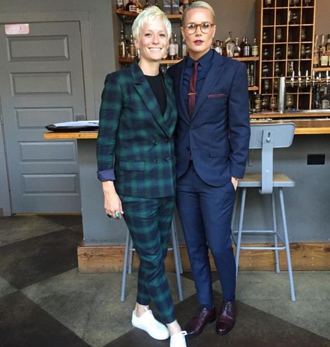 Tomboy Stil, Butch Fashion, Ashlyn Harris, Women In Suits, Lesbian Fashion, Megan Rapinoe, Tomboy Chic, Androgynous Style, Look Formal