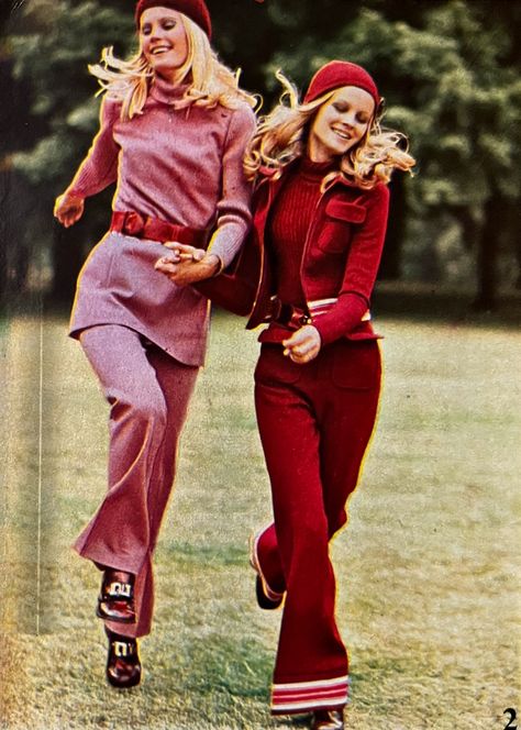 Moodboard Travel, 1971 Fashion, 70s Fashion Magazine, 70s Chic, 70s Women Fashion, 70s Clothing, 60s 70s Fashion, 60s And 70s Fashion, Runway Fashion Couture