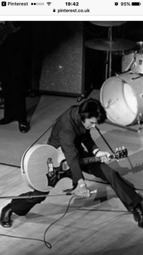 Elvis Presley Las Vegas, Elvis Photos, Suspicious Minds, Marie Presley, Jailhouse Rock, Elvis Presley Pictures, Joseph Jackson, King Of Pop, Pete Wentz