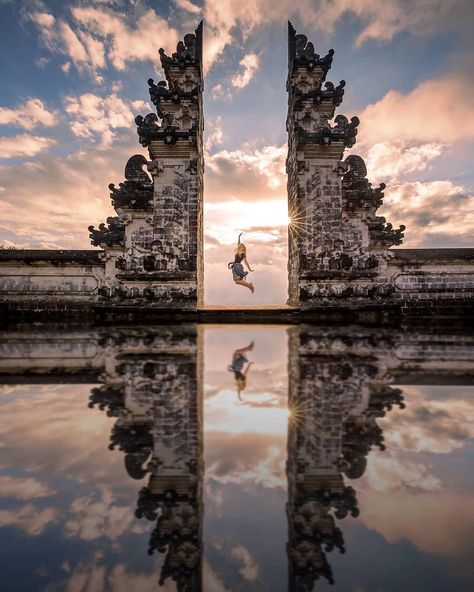 Lempuyang Temple Bali, Mount Agung, Bali Aesthetic, Bali Travel Photography, Bali Tour Packages, Temple Bali, Travelling Abroad, Bali Guide, Bali Vacation