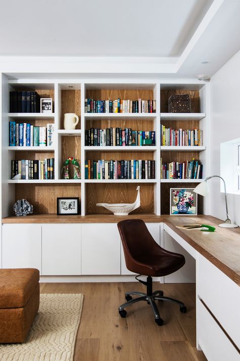 Built In Desk And Shelves, Home Study Rooms, Small Home Offices, Home Library Design, Study Room Decor, 아파트 인테리어, Home Libraries, Built In Desk, Home Office Setup