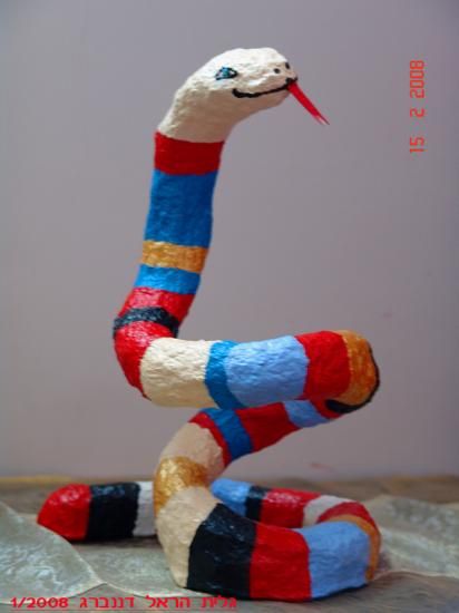 "Colorfull Snake" by Galit Harel Danenberg Paper Mache Projects, Paper Mache Animals, Paper Mache Clay, Paper Mache Sculpture, Paper Mache Art, Paper Mache Crafts, Camping Art, Animal Crafts, Paper Sculpture