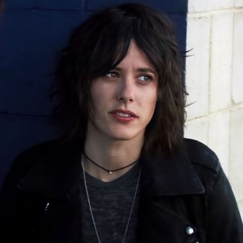 Shane L Word Hair, Shane Mccutcheon Season 5, Shane Mccutcheon Icon, Shane The L Wold, Shane Mccutcheon Aesthetic, Shane Mccutcheon Hair, Shane Mccutcheon Style, The L Word Aesthetic, The L Word Shane