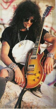 Slash on Pinterest | 291 Pins Slash Wallpaper, Best Guitar Players, Duff Mckagan, Roses Wallpaper, Rock Artists, Musica Rock, Axl Rose, Rock N’roll, Rose Photos