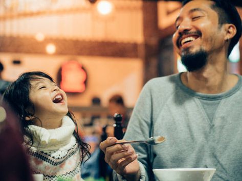 Family Restaurant Aesthetic, Family Dinner Photography, Family Dinner Restaurant, Ocean Basket, Kids Restaurants, Lunch Cafe, Dinner Restaurant, Indoor Family, Young Parents