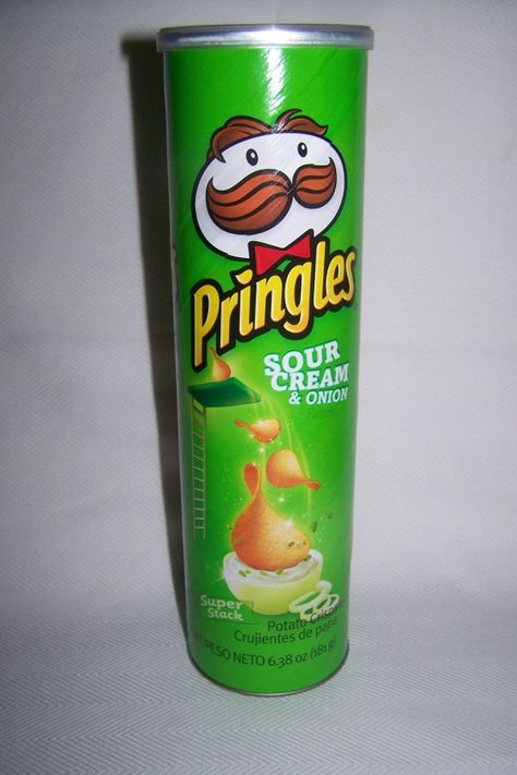 This is a guide about uses for Pringles cans. Pringles cans have great craft or storage potential. Pringles Can Ideas, Pringle Flavors, Ruffles Potato Chips, Can Ideas, Pringles Can, Diy School Supplies, Sour Cream And Onion, Bulk Candy, Reuse Recycle