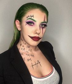 Joker Halloween Makeup, Pelottava Halloween, Maquillage Halloween Simple, Joker Halloween Costume, Female Joker, Holloween Makeup, Business Name Ideas, Joker Halloween, Joker Makeup