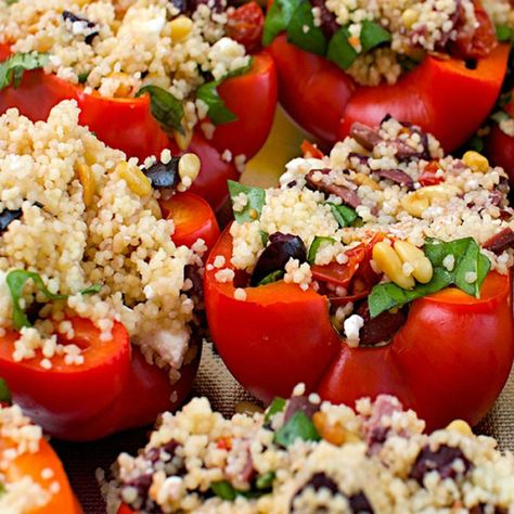 Stuffed Capsicum Vegetarian, Mediterranean Stuffed Peppers, Middle Eastern Recipes Arabic Food, Stuffed Capsicum, Capsicum Recipes, Low Carb Stuffed Peppers, Veggie Delight, Yellow Pepper, Vegetarian Dinners