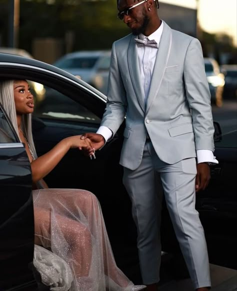 Prom Get Ready Photos, Matric Dance Couple Poses, Prom Poses Couples Same Height, Prom Send Off Photoshoot, Matric Dance Poses, Matric Dance Photoshoot, Matric Dance Photoshoot Ideas, Md Poses, Md Photoshoot