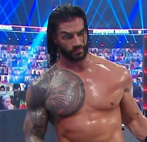 Tribal Chief Roman Reigns Memes, Wwe Funny Pictures, Spongebob Funny Pictures, Funny Wrestling, Wrestling Memes, Wwe Funny, Roman Reigns Smile, Roman Reigns Shirtless, Wwe Superstar Roman Reigns