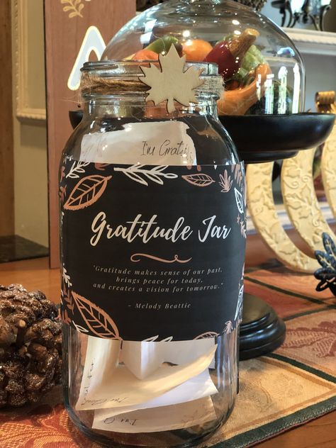 Gratitude Box Ideas, Gratitude Crafts For Adults, Thankful Jar Ideas, Gratitude Party Ideas, Blessings Jar Ideas, Thankful Jars Diy, Grateful Jar Ideas, Gratitude Jar Ideas Diy, Blessing Jar Printable