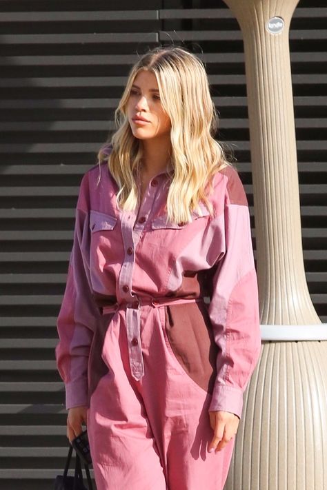 Multi Top, Model Off Duty, Models Off Duty Style, Feminine Wardrobe, Celebrity Fashion Looks, 20s Fashion, Sofia Richie, Vogue Fashion, Mom Style