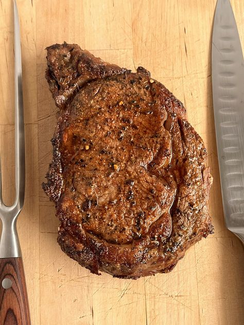 Tender, juicy and succulent ribeye steak made to perfection in your air fryer with this easy recipe. Air Fryer Ribeye Steak, Air Fryer Ribeye, Steak In Air Fryer, Steak Cooking Times, How To Reheat Steak, Cheesy Ranch Potatoes, Kinds Of Steak, Steak In Oven, Ribeye Steak Recipes